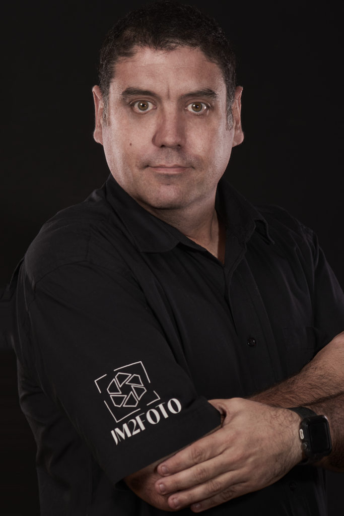 Jesús Mora conocido como Jm2Foto es fotógrafo de moda retrato y producto en alicante fotógrafo de moda en alicante
