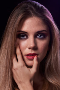 retrato modelo en estudio por fotógrafo en alicante